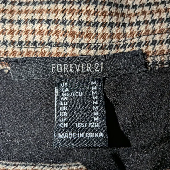 Forever 21 Stylish Tan Houndstooth Women's Shorts - Picture 3 of 4